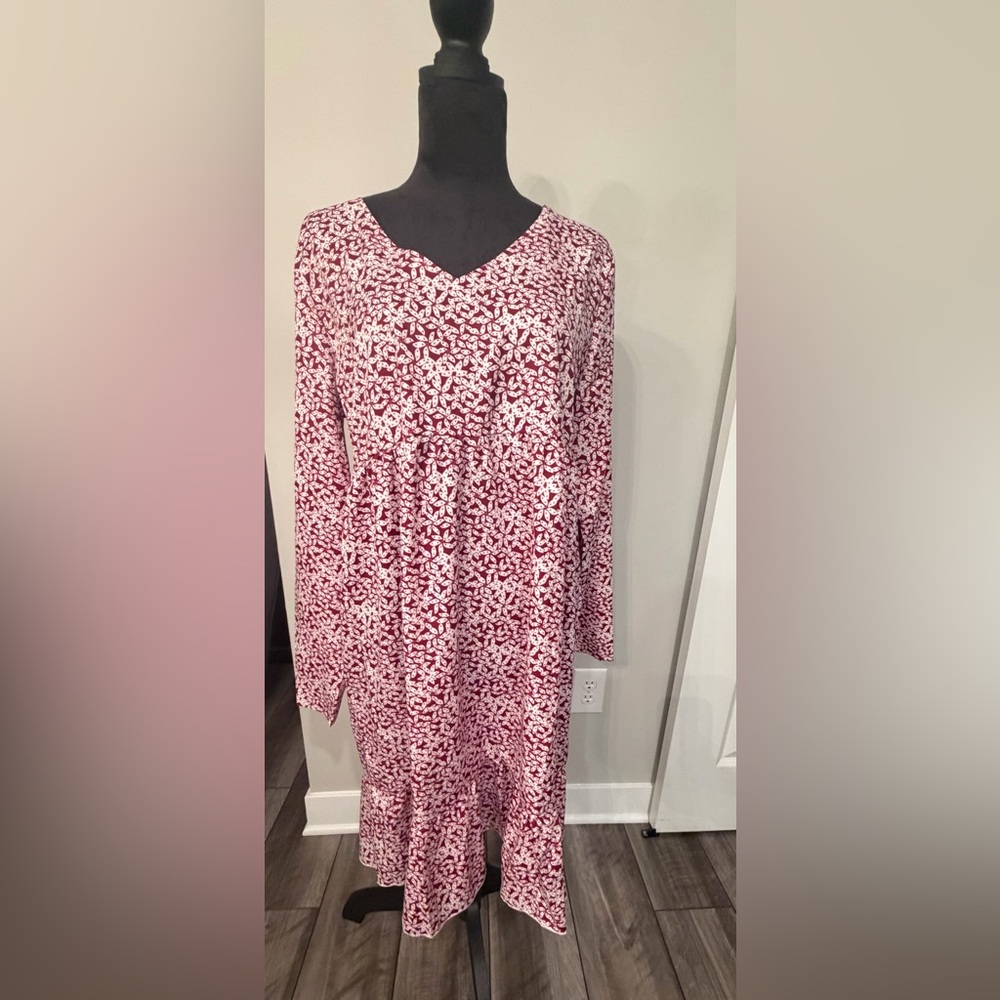 Red and White Patterned Long Sleeve Dress. I'm 5'7' & it's not a mini.

#40
